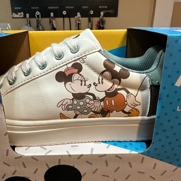 NIB Women’s Aldi Exclusive Mickey Mouse Sneakers - Picture 3 of 12